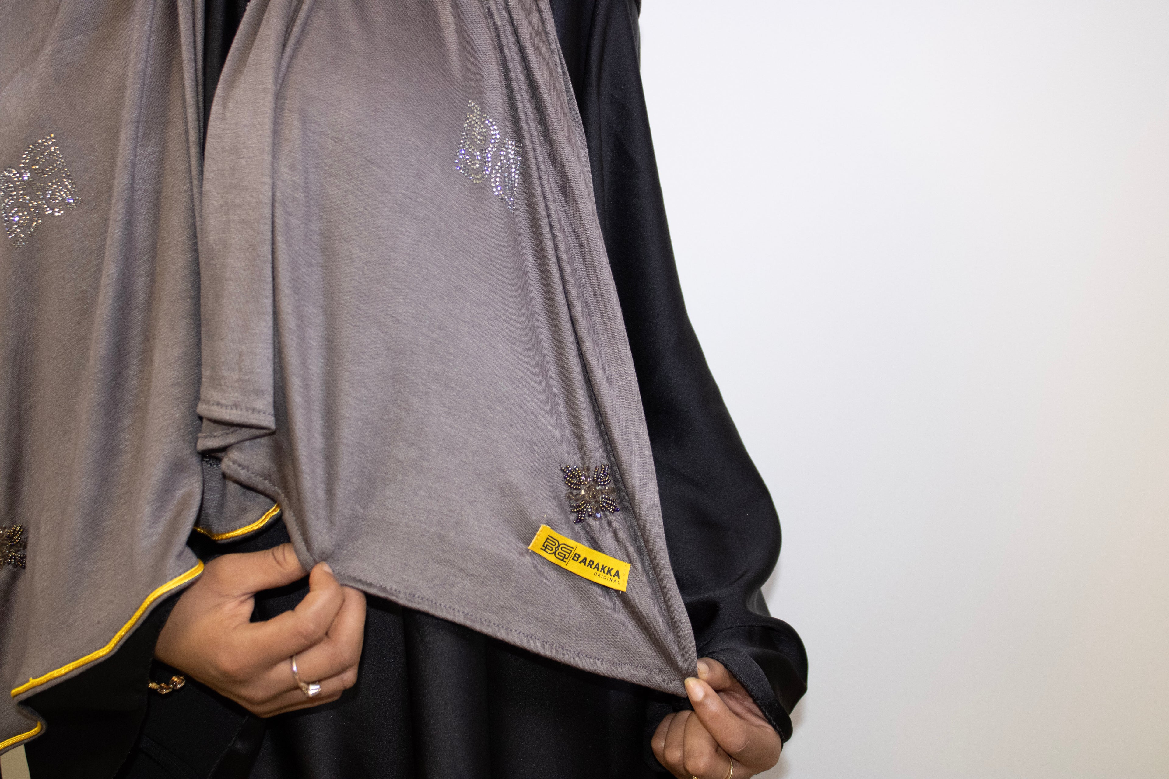 Barakka Diamond Dark Gray Scarf