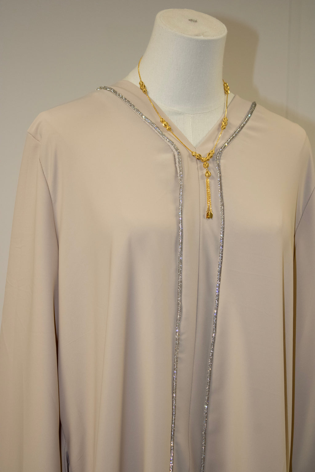 Light baige abaya lines