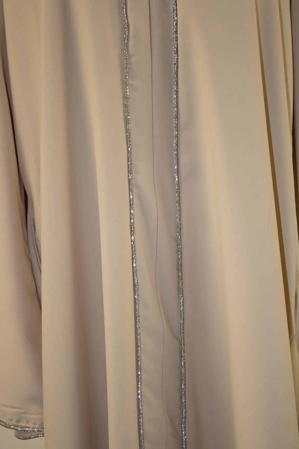 Light baige abaya lines