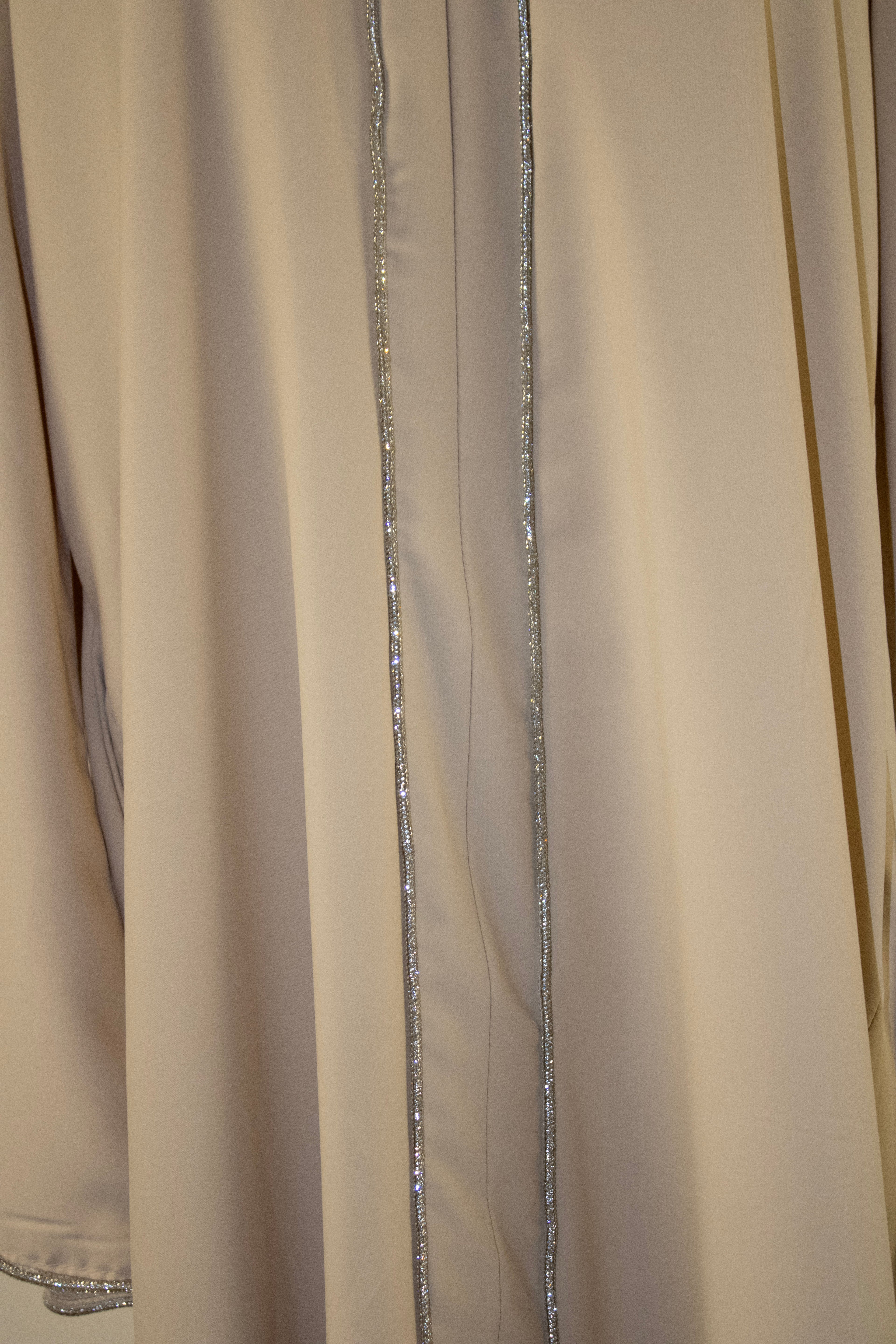 Light baige abaya lines
