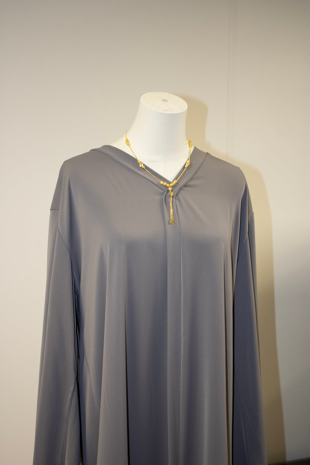 gray abaya
