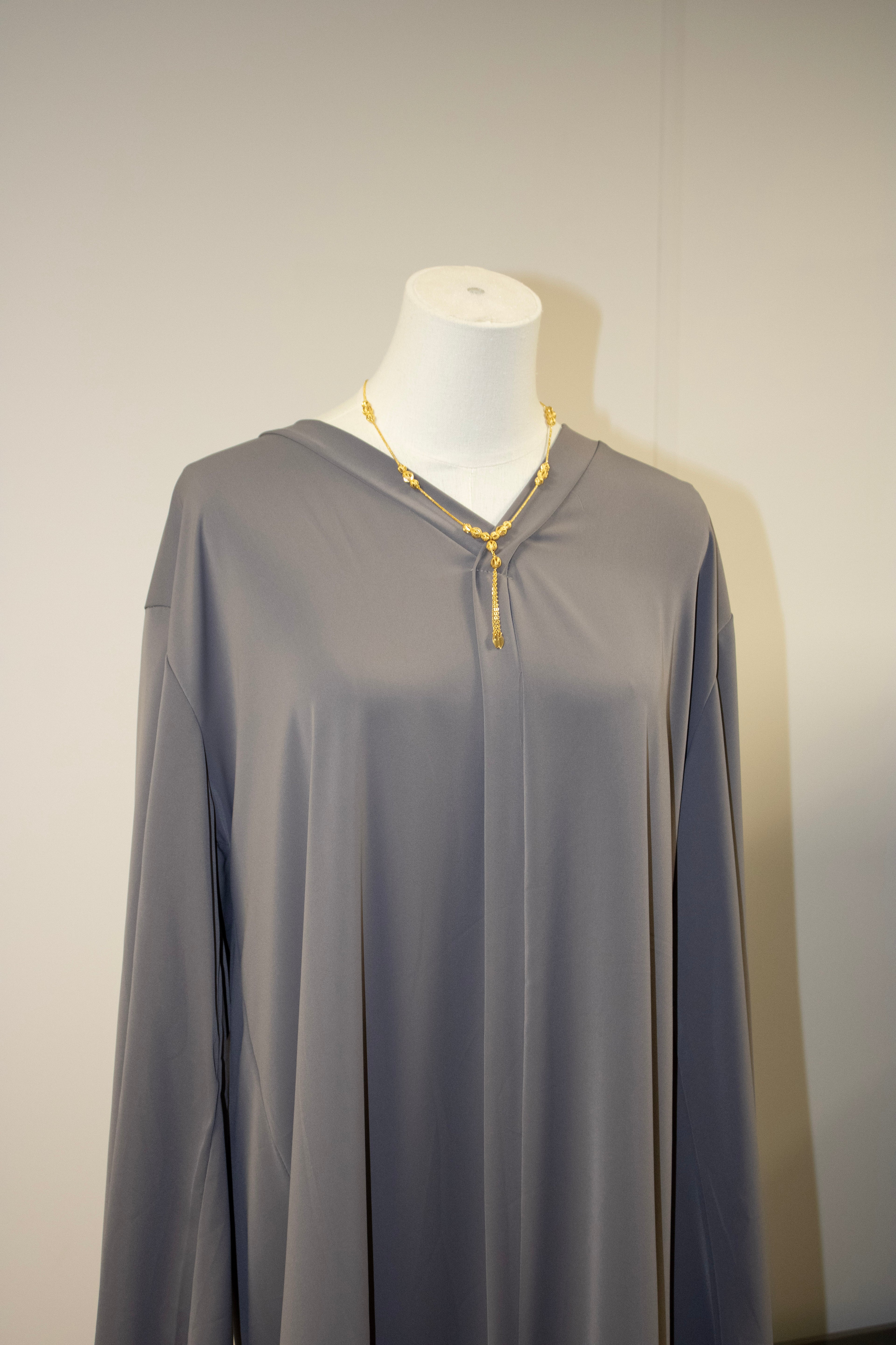 gray abaya