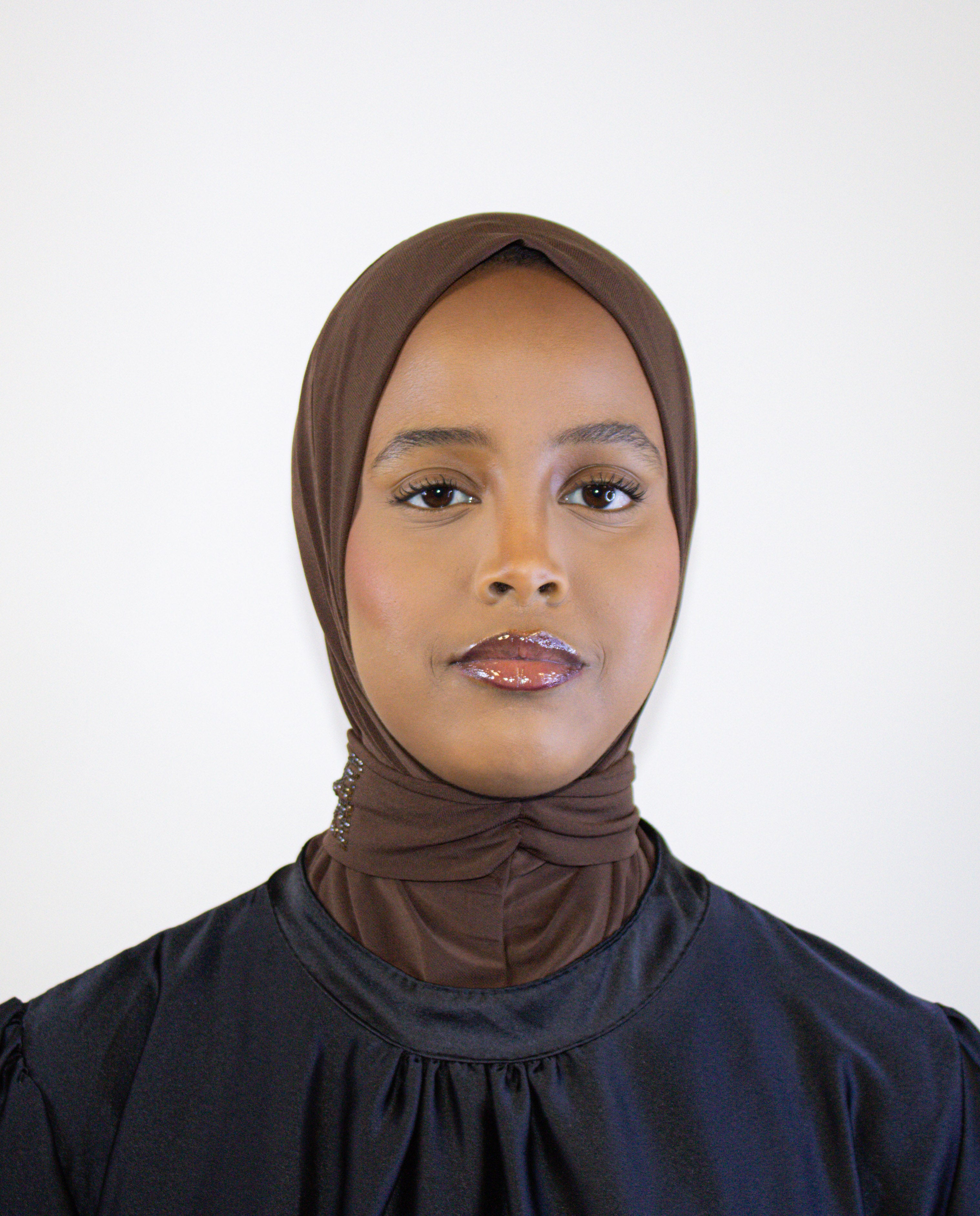 brown abaya