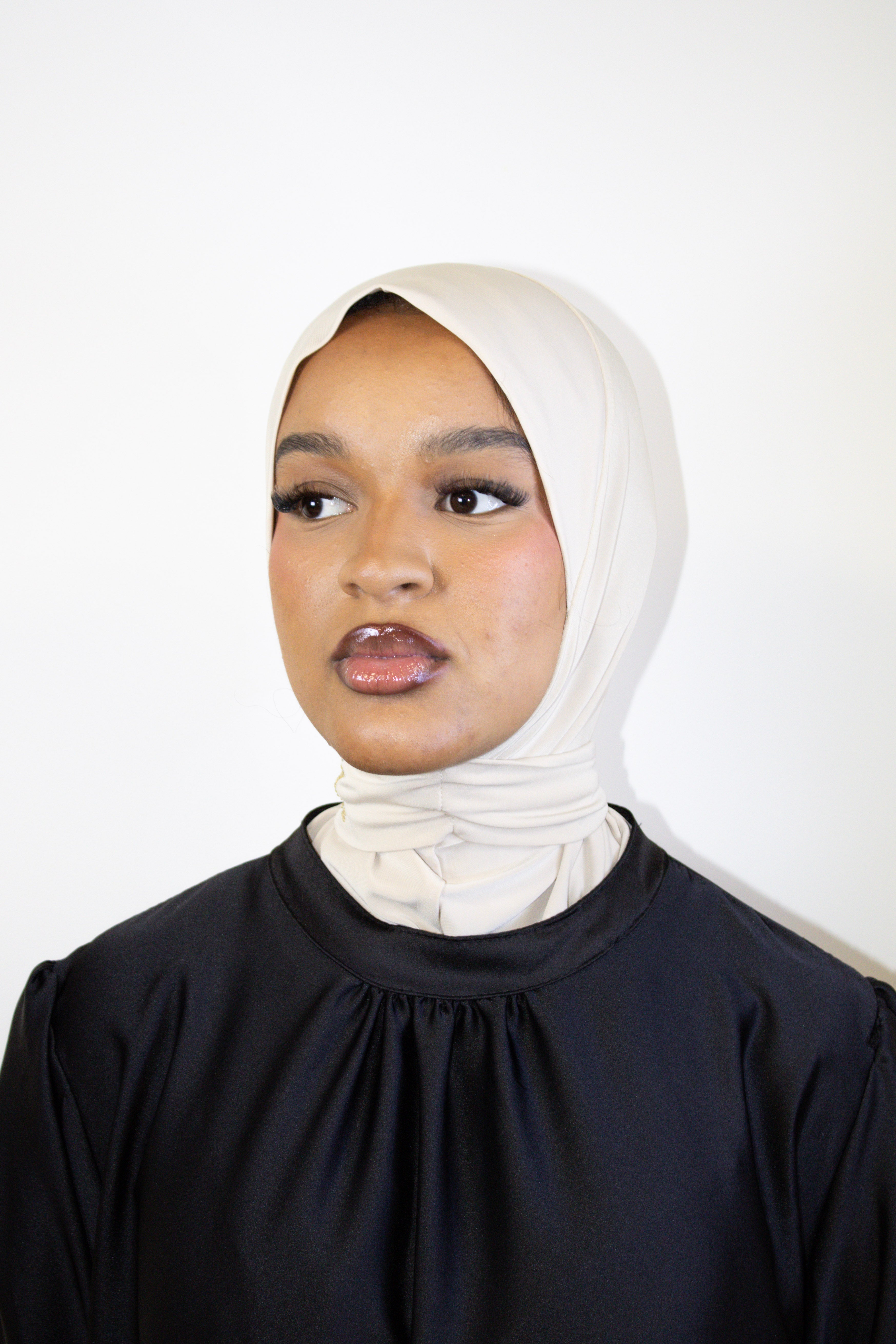 white abaya